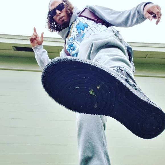 Central Florida Sneaker Heads - Picture 3 of 6